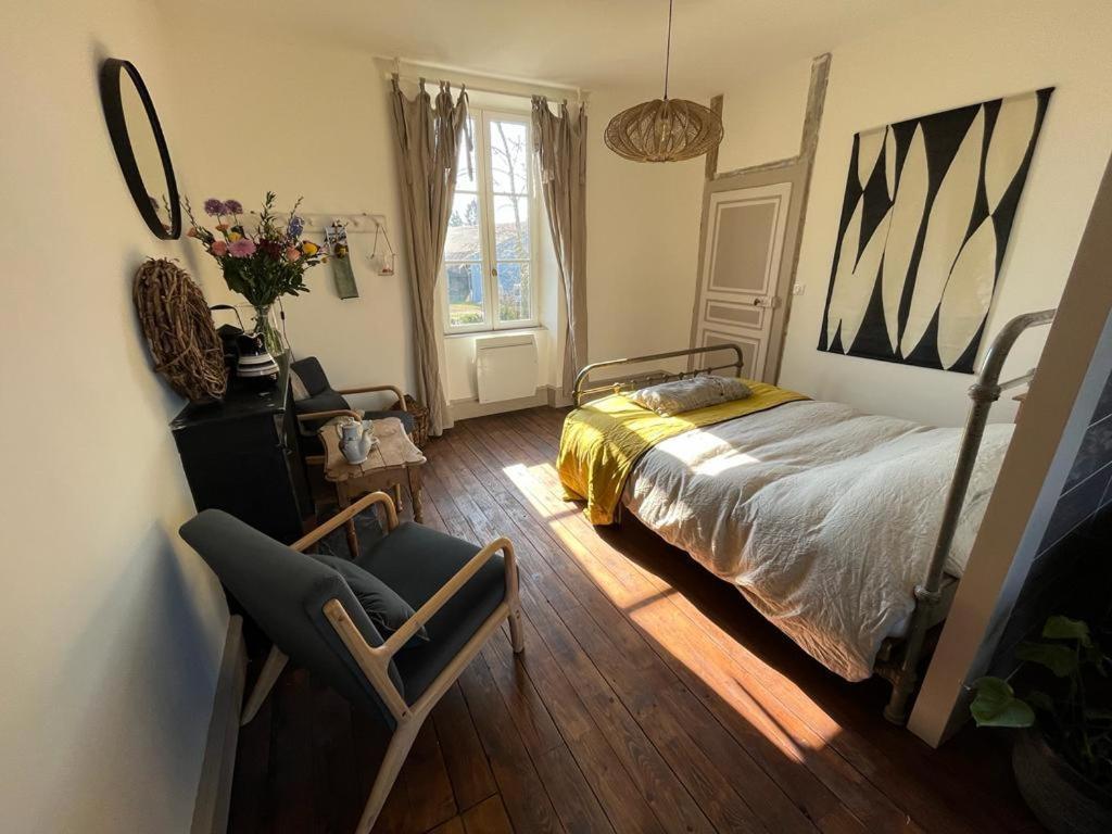 Le Brasseur Logements Saint-Caprais  Buitenkant foto
