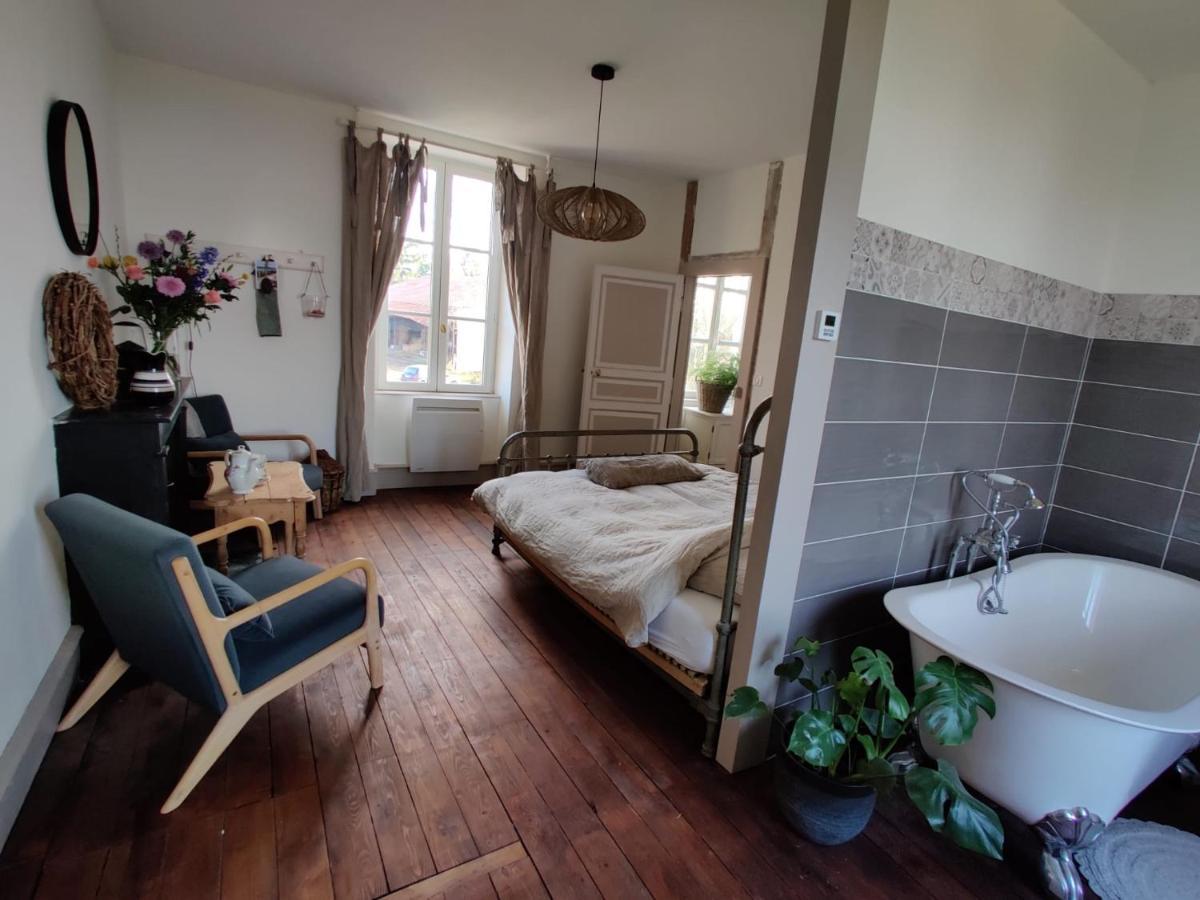 Le Brasseur Logements Saint-Caprais  Buitenkant foto